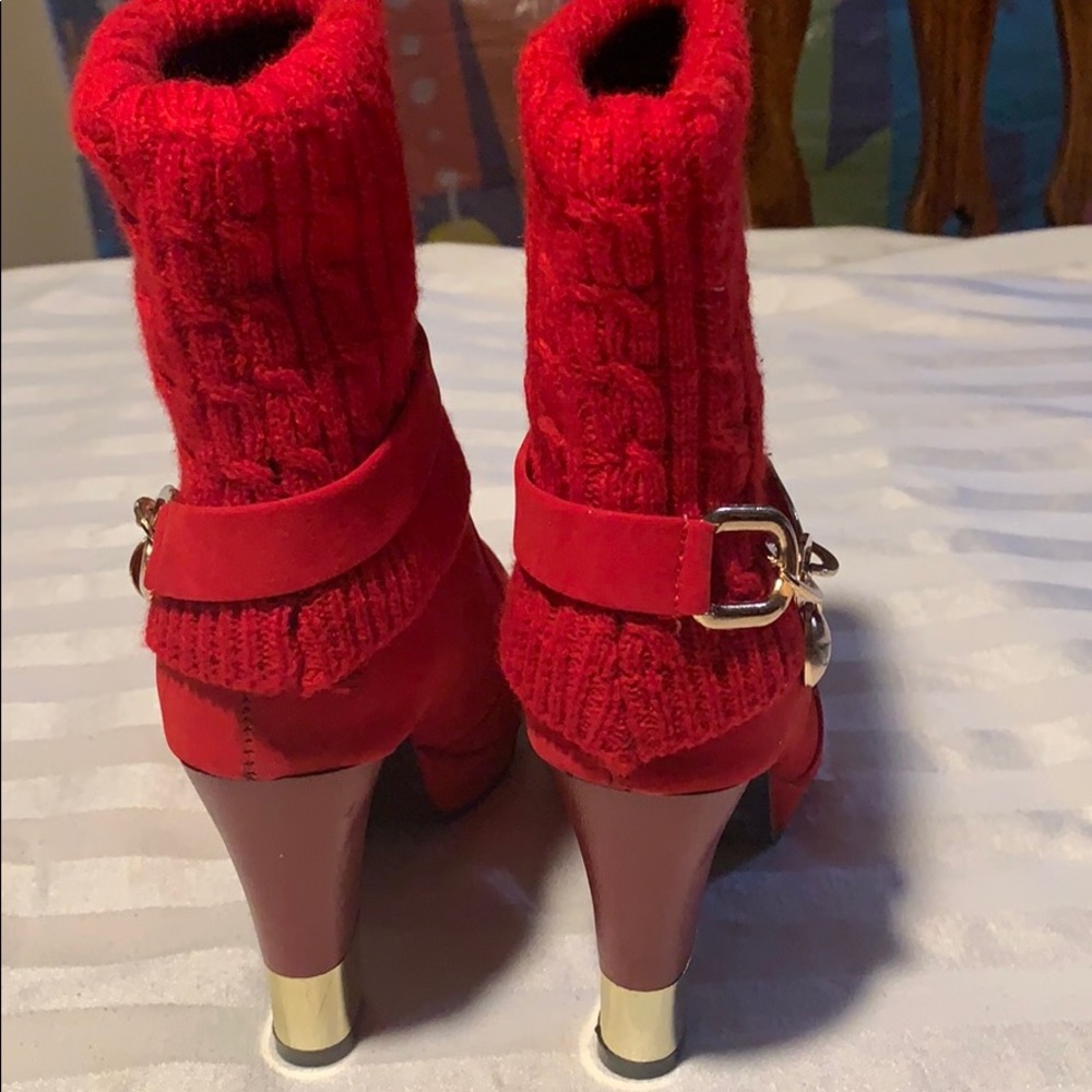 Red boots - Picture 3 of 4